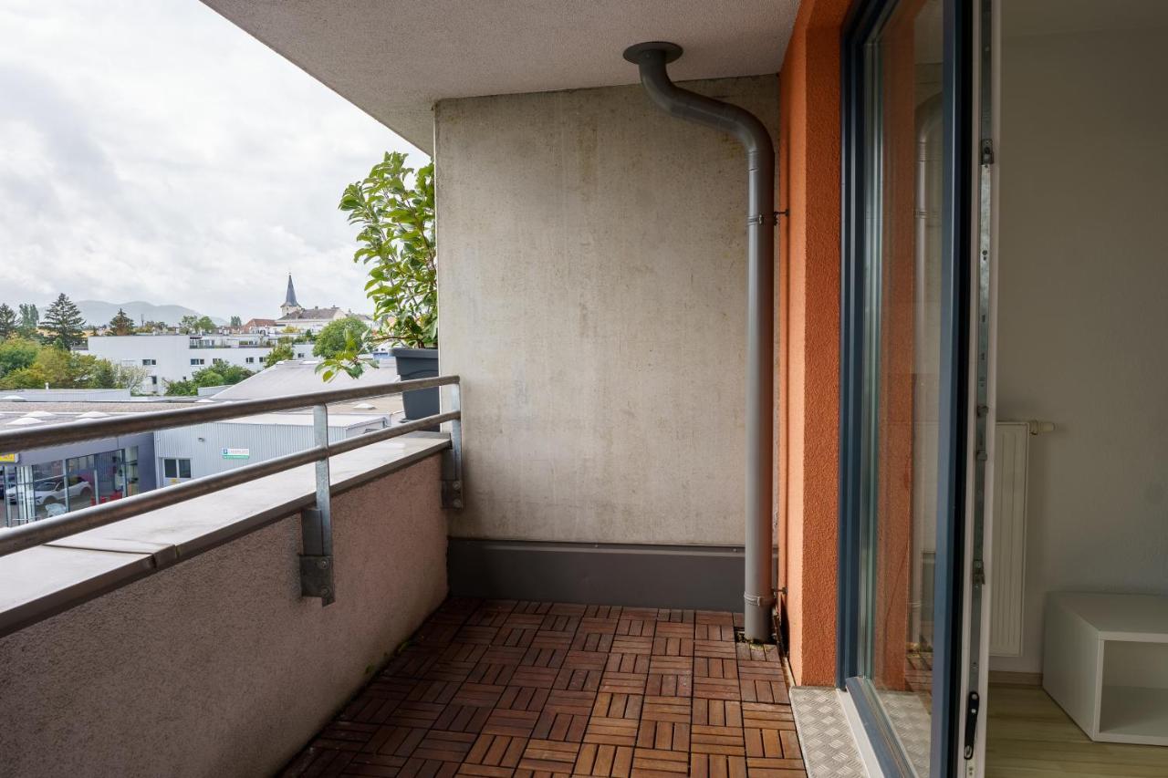 1230 * Viena
