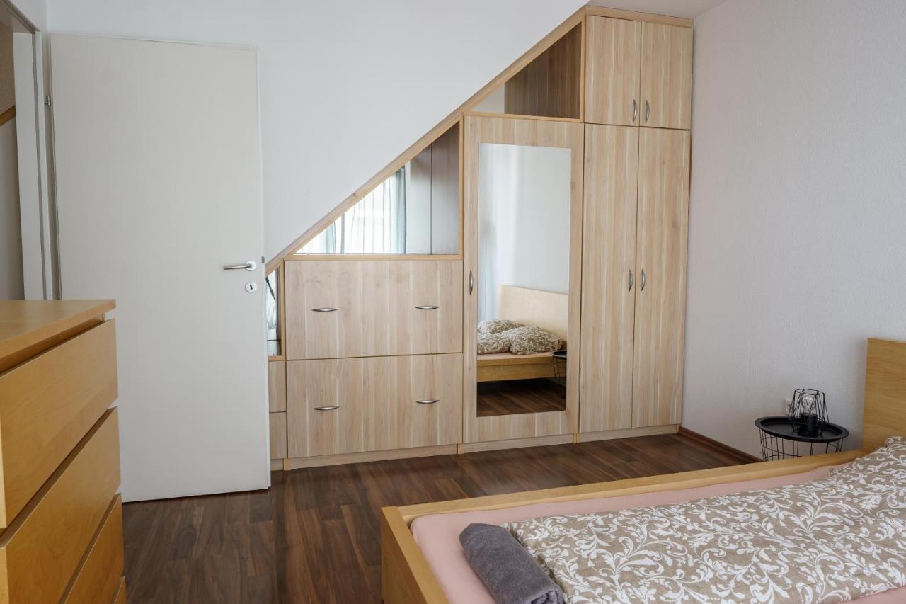 1230 Viena
