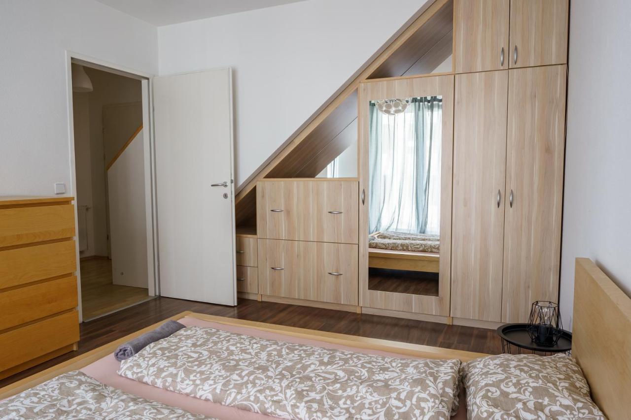 1230 * Viena